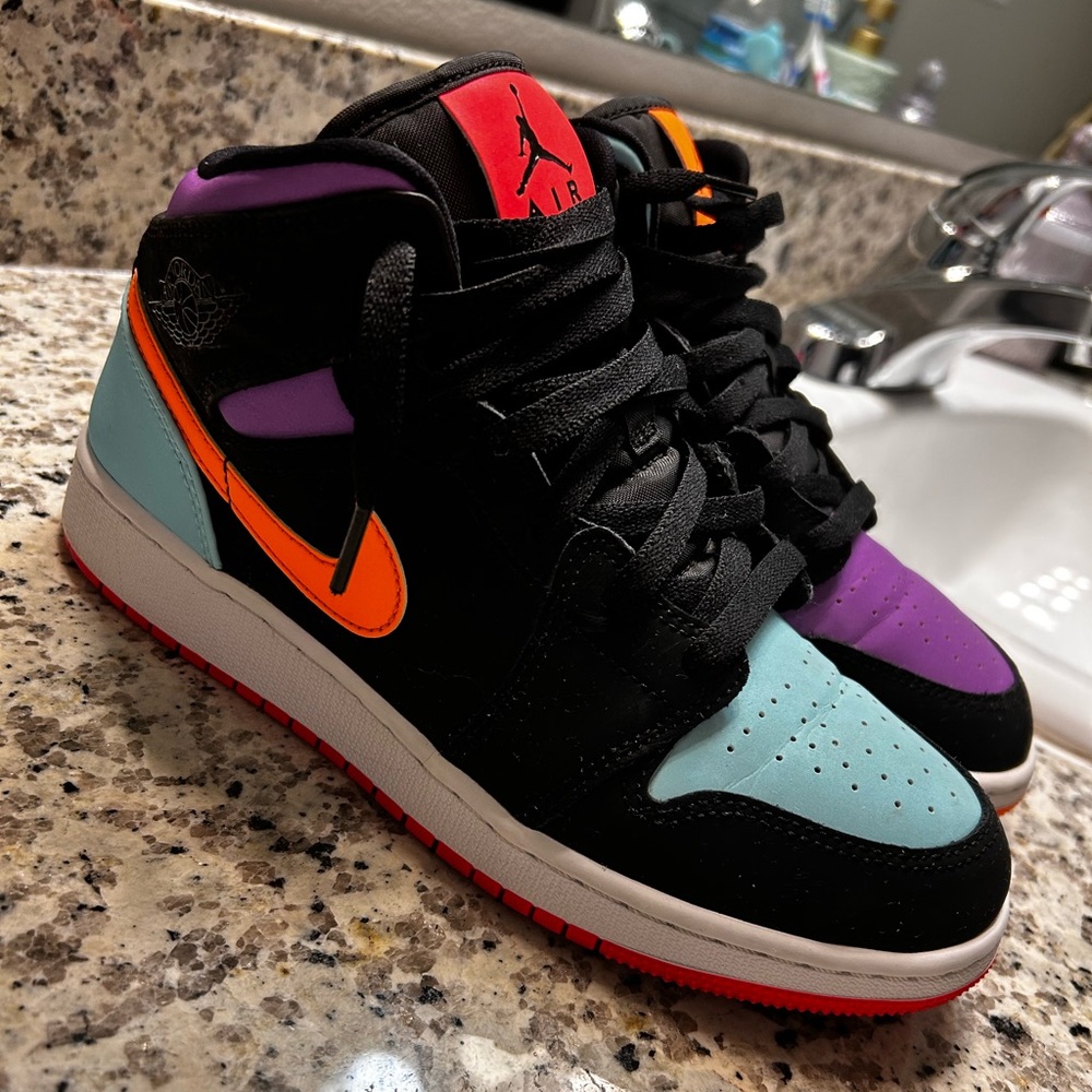 Jordan 1 mid candy 5.5 Y, Black, Orange, Purple, and Blue new condition